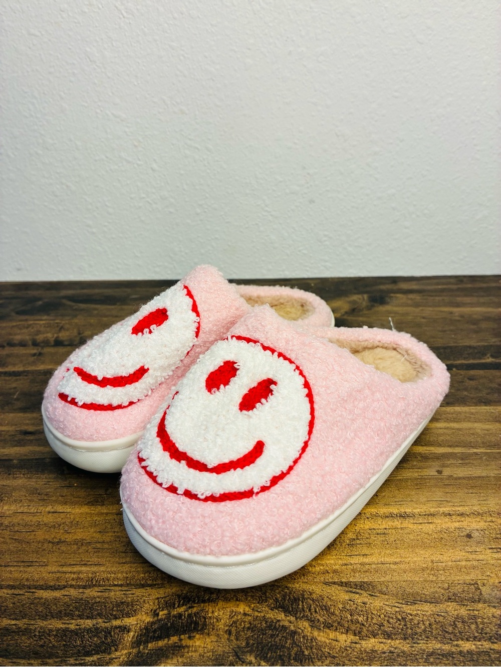 Amazon Pink Kids Smiley Sherpa Slip-On Slippers with Red Smile Accent